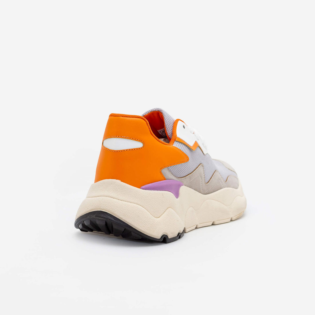 Tênis Esportivo com Solado Robusto Cinza