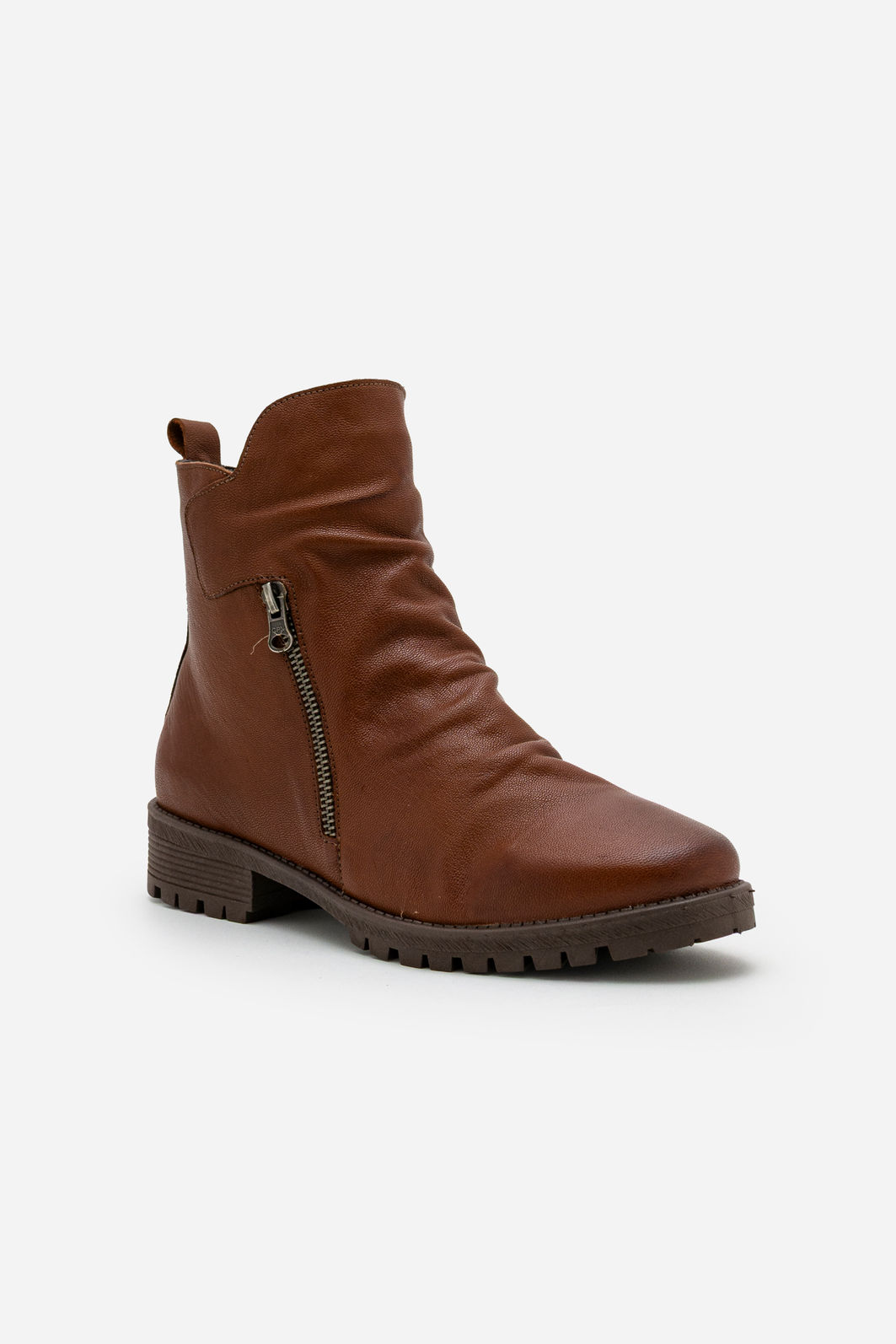 Bota Franzida em Couro Sola em Borracha Tostado Bota Franzida em Couro Sola em Borracha Tostado