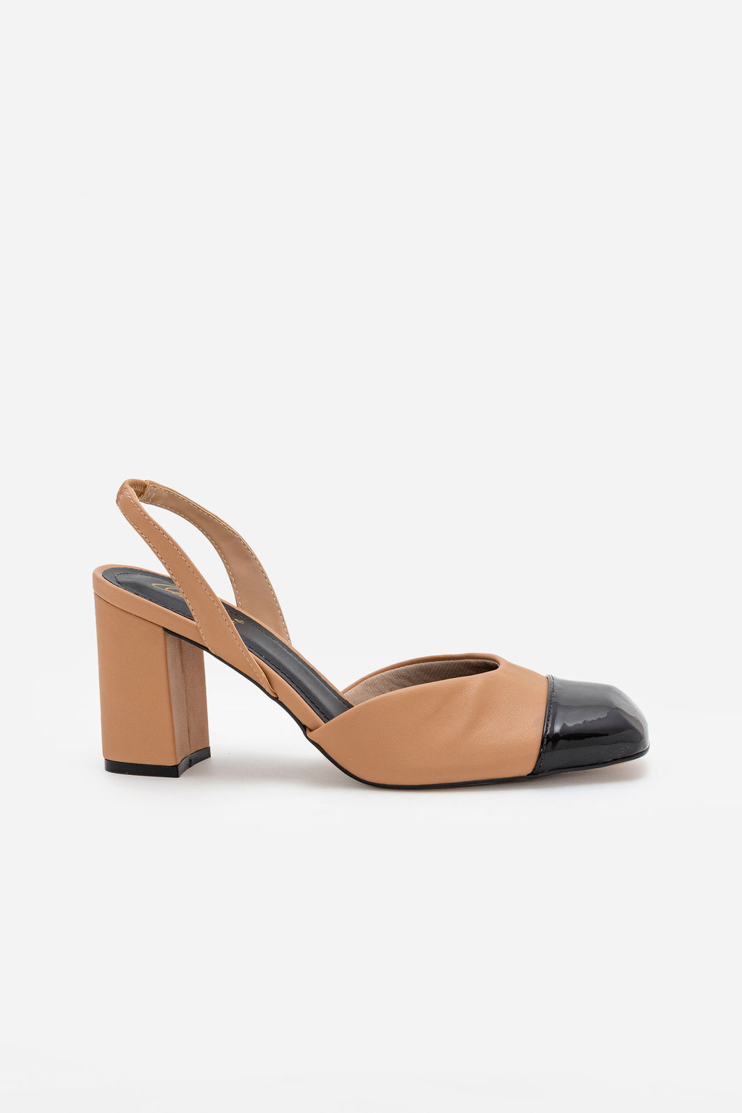 Slingback com Bico Quadrado Preto e Salto Blocão Amêndoa Slingback com Bico Quadrado Preto e Salto Blocão Amêndoa