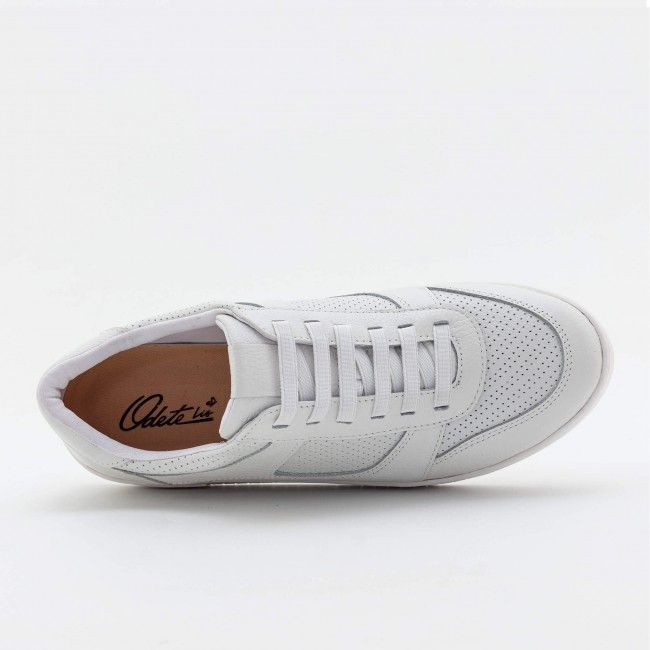 Tênis com Recortes em Couro Branco Tênis com Recortes em Couro Branco