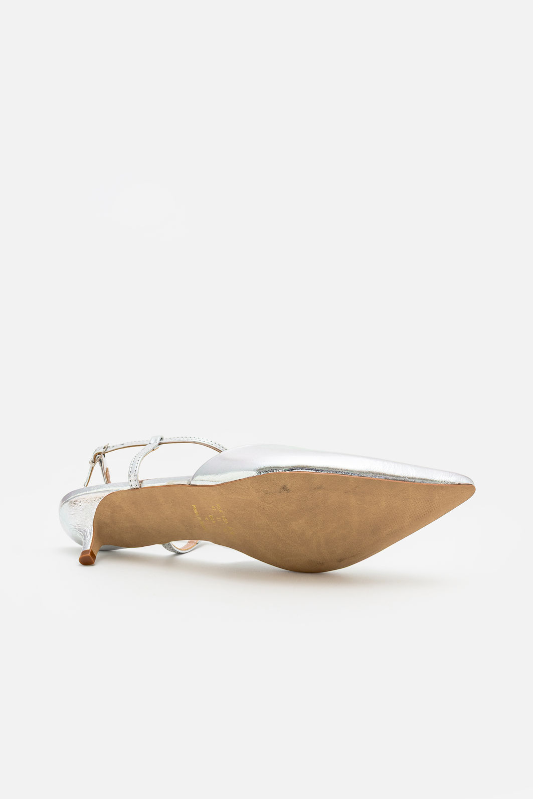 Slingback Elegante em Couro com Salto Fino Prata Slingback Elegante em Couro com Salto Fino Prata