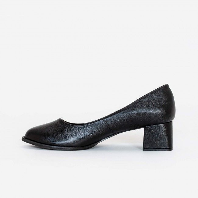 Scarpin Básico em Couro com Bico Redondo Preto Scarpin Básico em Couro com Bico Redondo Preto