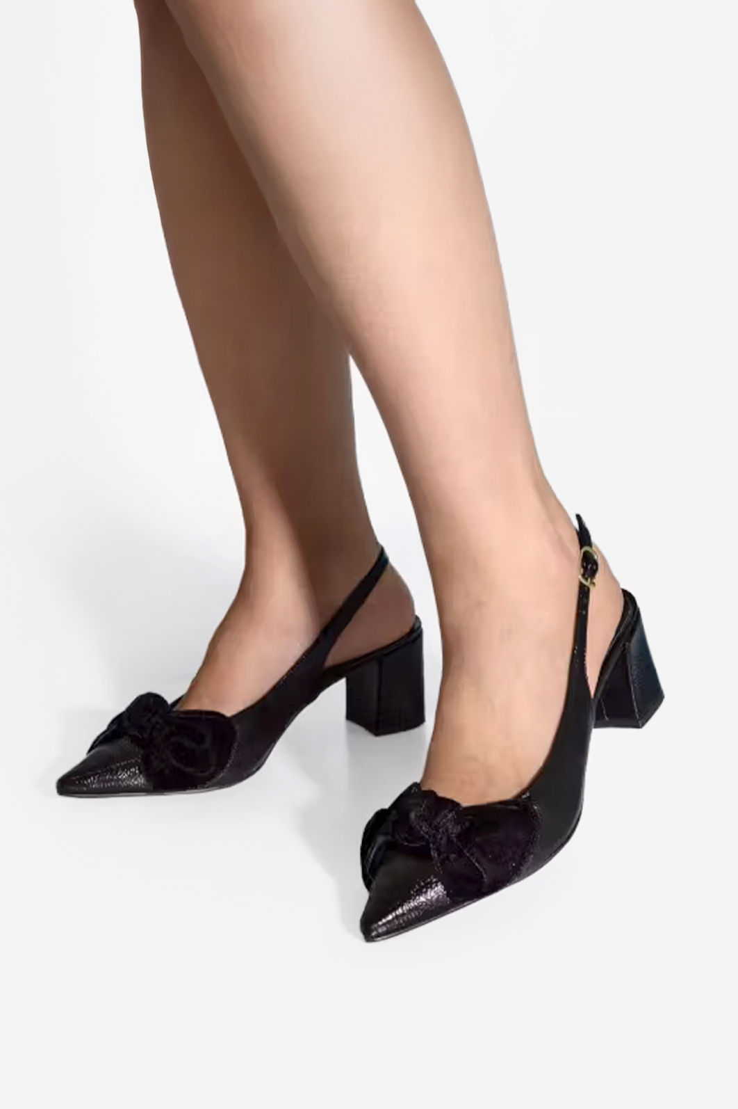 Chanel Elegante com Laço Preto Chanel Elegante com Laço Preto