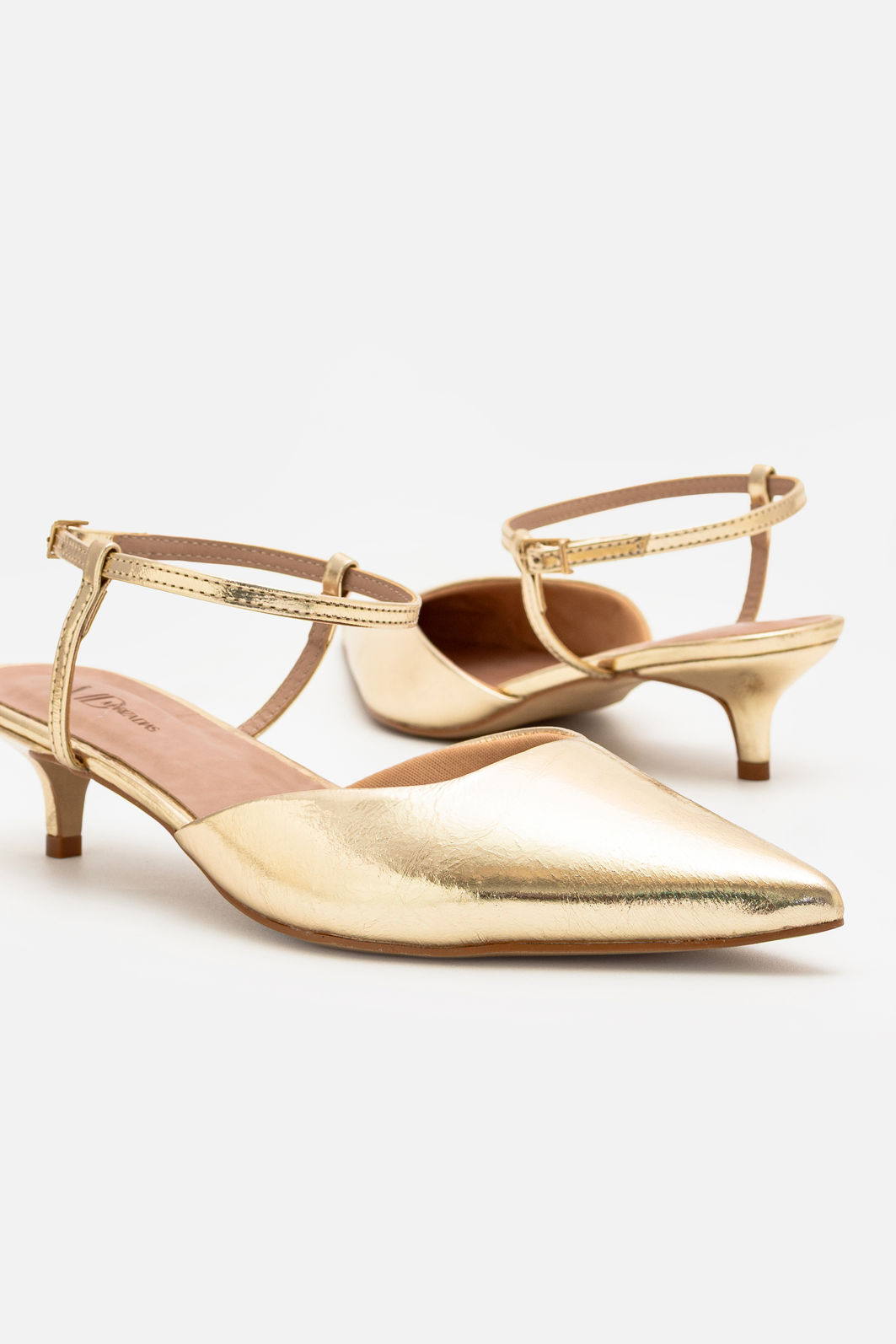 Slingback Elegante em Couro com Salto Fino Ouro Slingback Elegante em Couro com Salto Fino Ouro