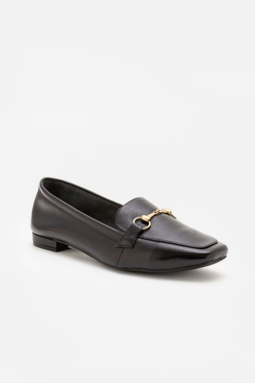 Mocassim Tradicional em Couro Preto Mocassim Tradicional em Couro Preto