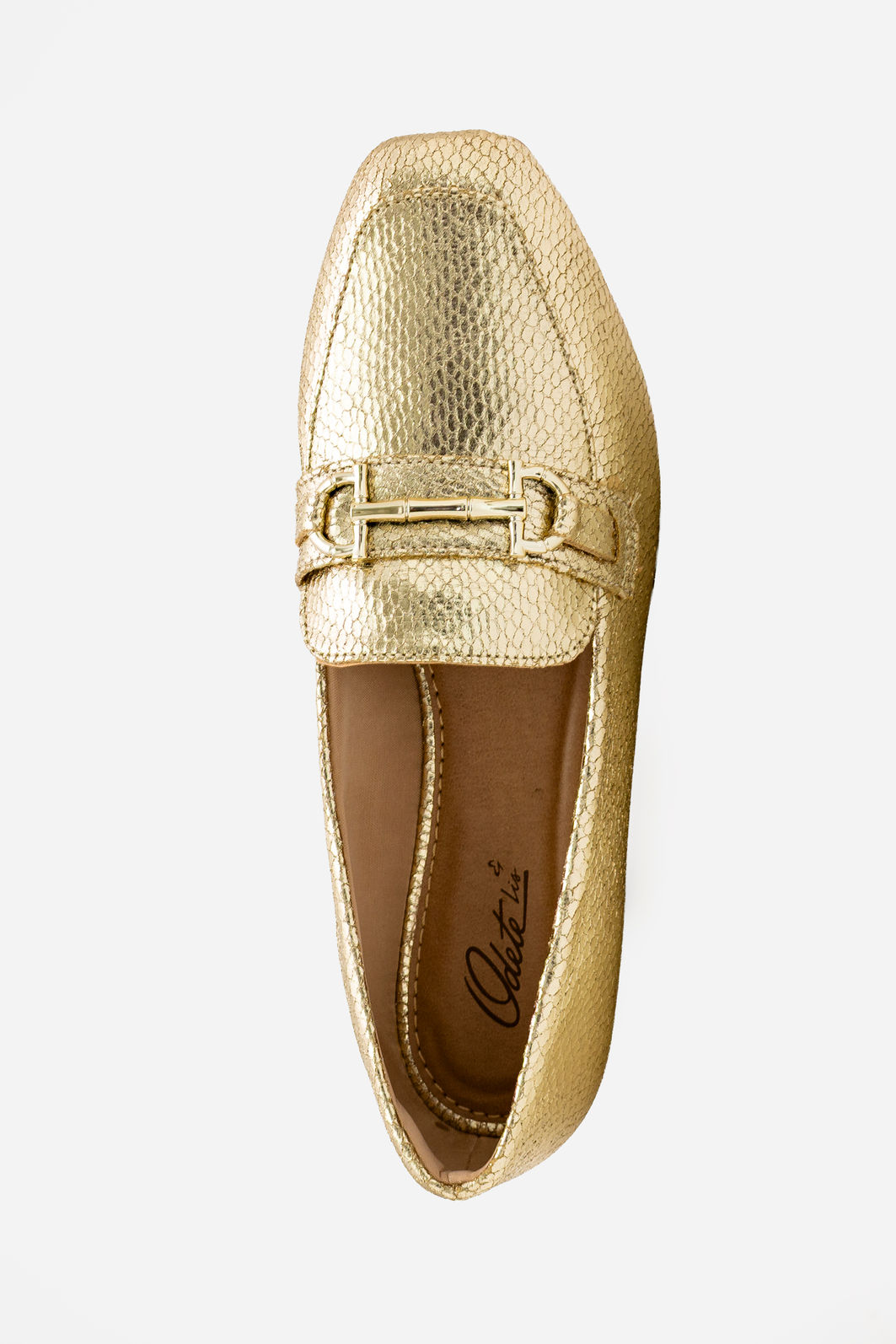 Mocassim Tradicional Texturizado com Detalhe Metálico Ouro Mocassim Tradicional Texturizado com Detalhe Metálico Ouro
