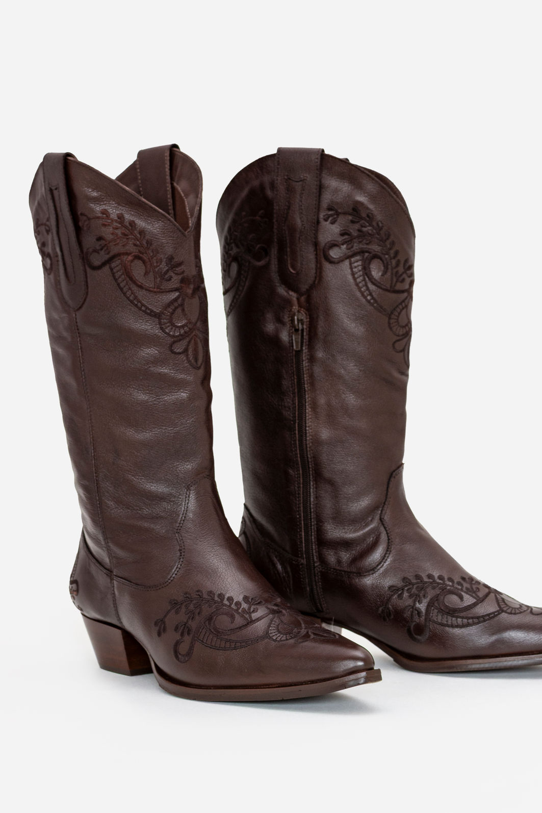 Bota Western em Couro com Bordados Marrom