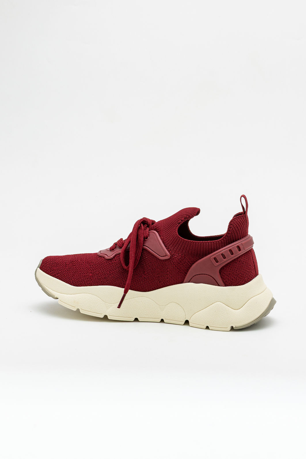 Tênis em Knit com Solado Esportivo Bordô