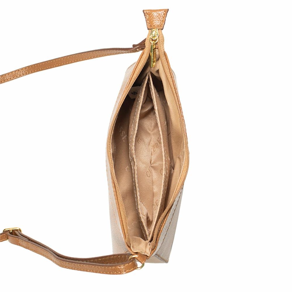 Bolsa Transversal em Couro Amêndoa Bolsa Transversal em Couro Amêndoa