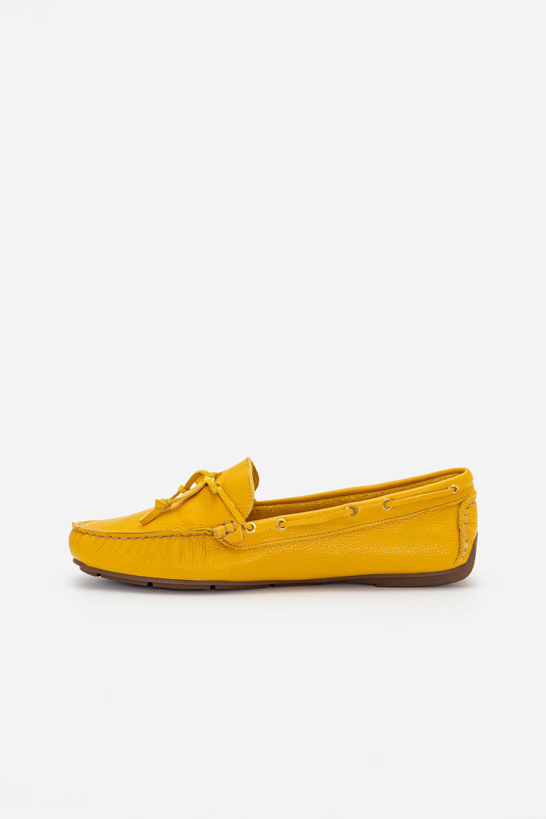 Mocassim em Couro com Lacinho Amarelo Mocassim em Couro com Lacinho Amarelo