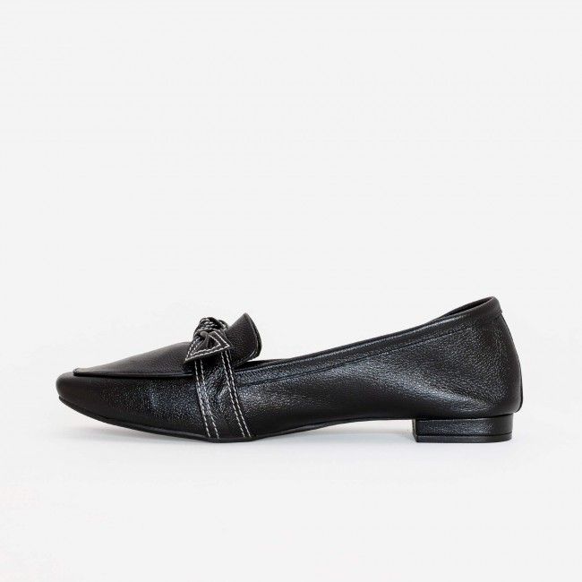 Mocassim em Couro com Lacinho Delicado Preto Mocassim em Couro com Lacinho Delicado Preto