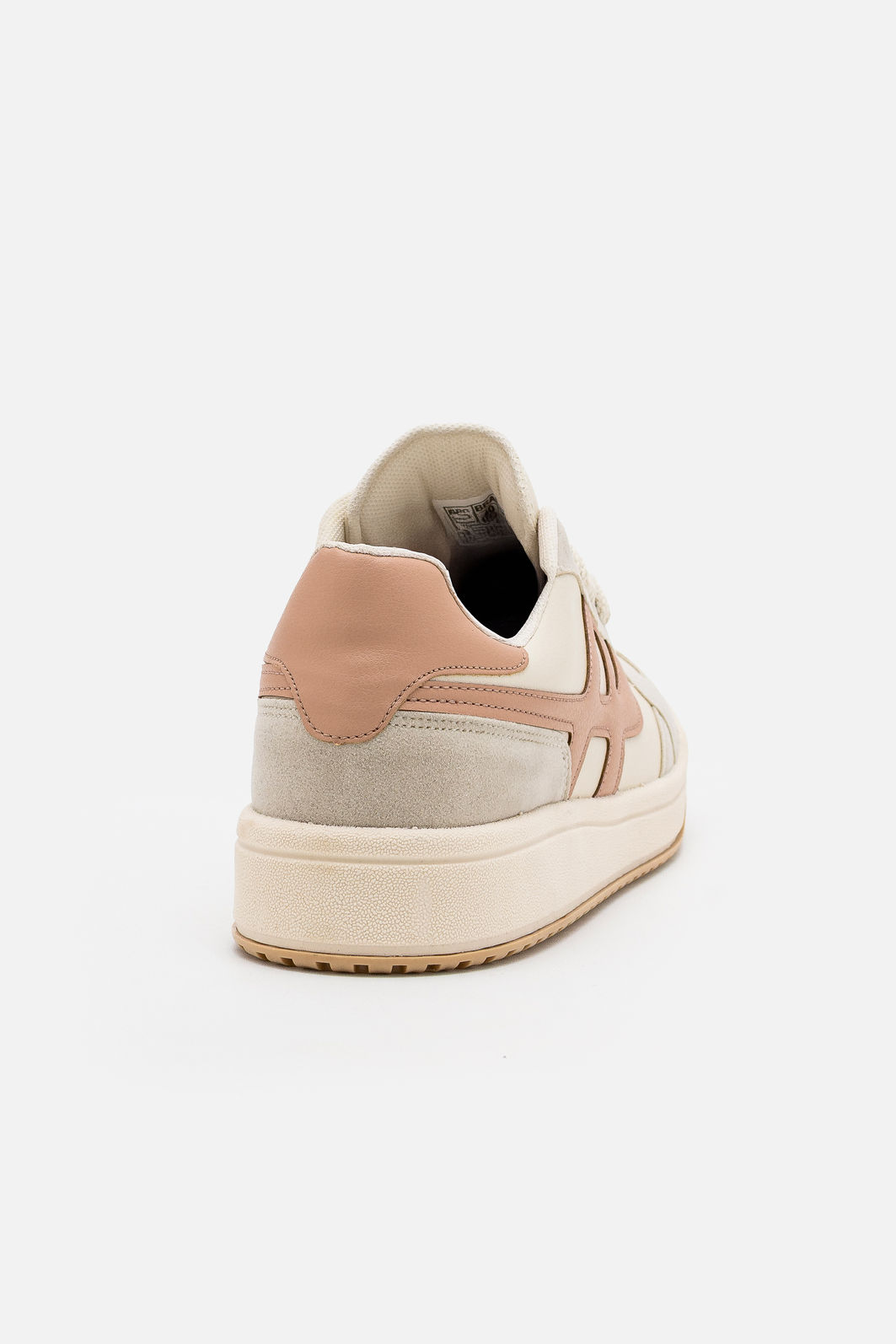 Tênis com Recortes e Cadarço Off White