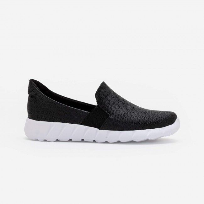 Tênis Slip On Comfort em Material Texturizado Preto