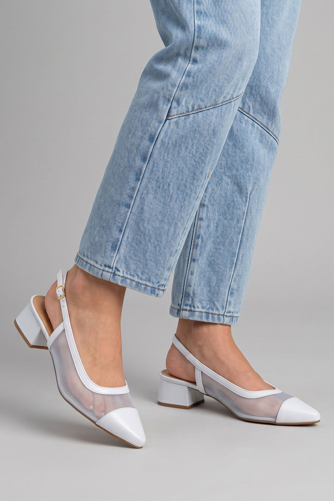 Slingback em Tela com Salto Baixo Azul Claro Slingback em Tela com Salto Baixo Azul Claro