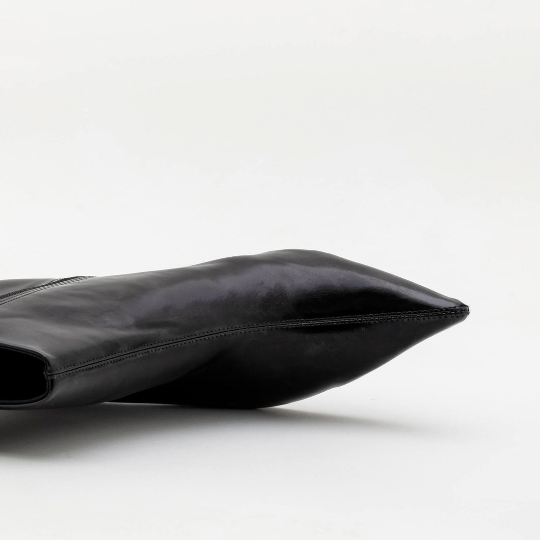 Bota Poderosa Com Salto Geométrico Preta Bota Poderosa Com Salto Geométrico Preta