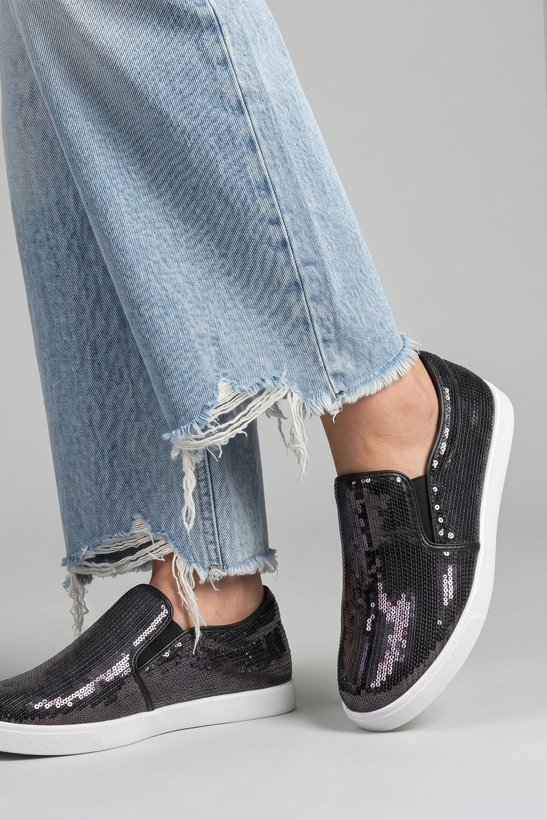 Tênis Slip On com Paetê Preto Tênis Slip On com Paetê Preto