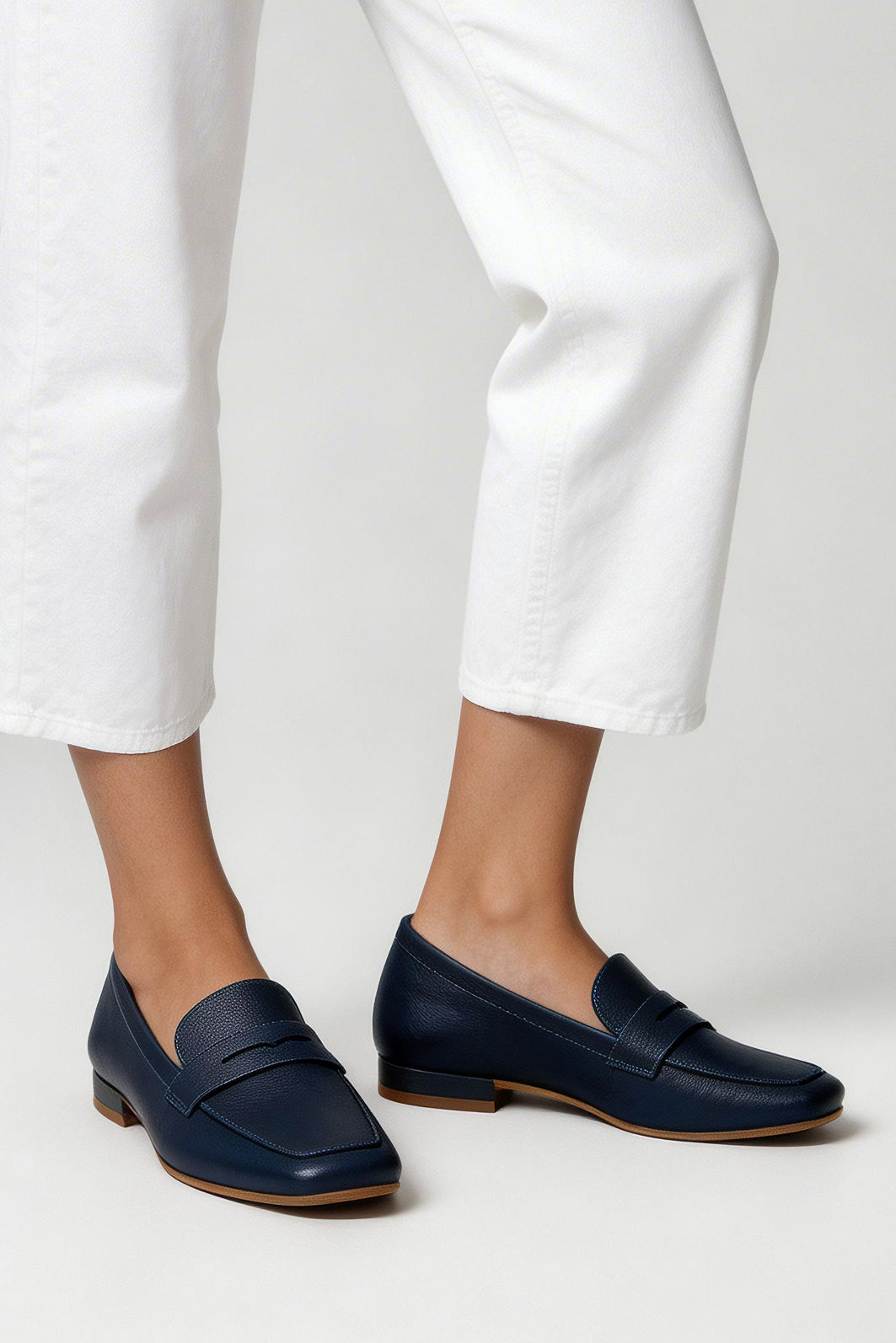 Mocassim Elegante em Couro Marinho Mocassim Elegante em Couro Marinho
