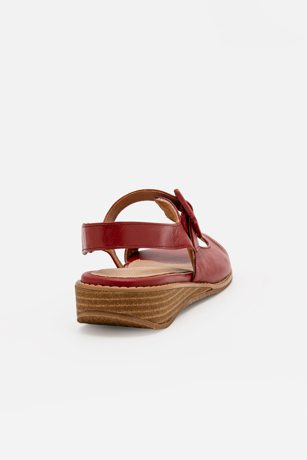 Sandália Baixa em Couro com Fivela Vermelha Sandália Baixa em Couro com Fivela Vermelha