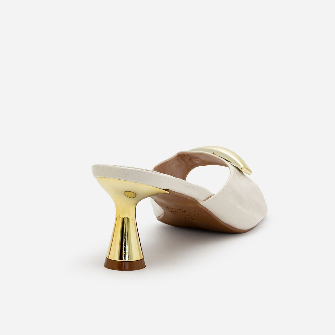 Mule com Enfeite e Salto Cromado Off White Mule com Enfeite e Salto Cromado Off White