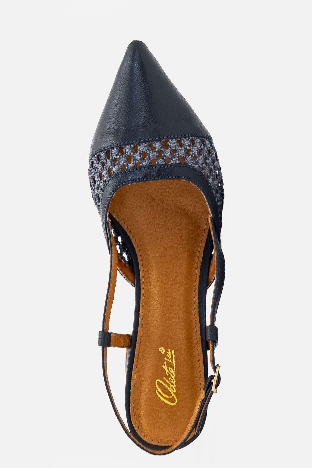 Chanel em Couro com Trissê e Salto Bloco Marinho Chanel em Couro com Trissê e Salto Bloco Marinho