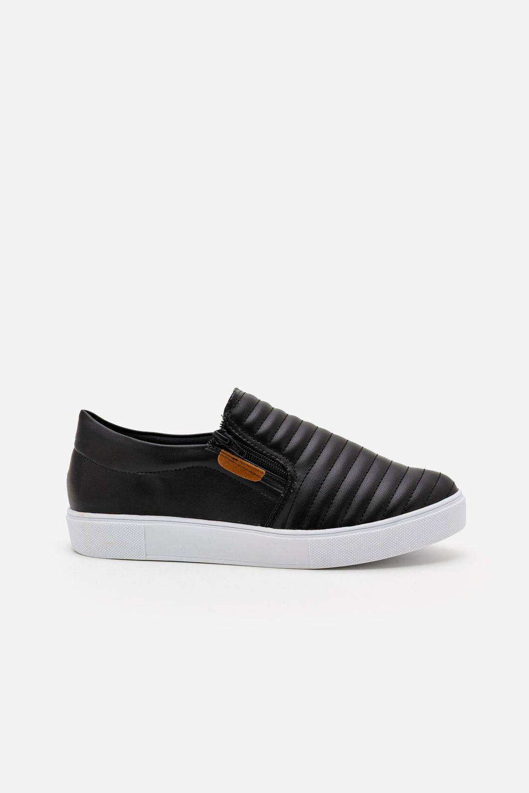 Tênis Slip On com Recortes Preto Tênis Slip On com Recortes Preto