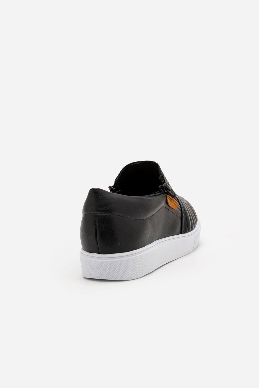 Tênis Slip On com Recortes Preto Tênis Slip On com Recortes Preto