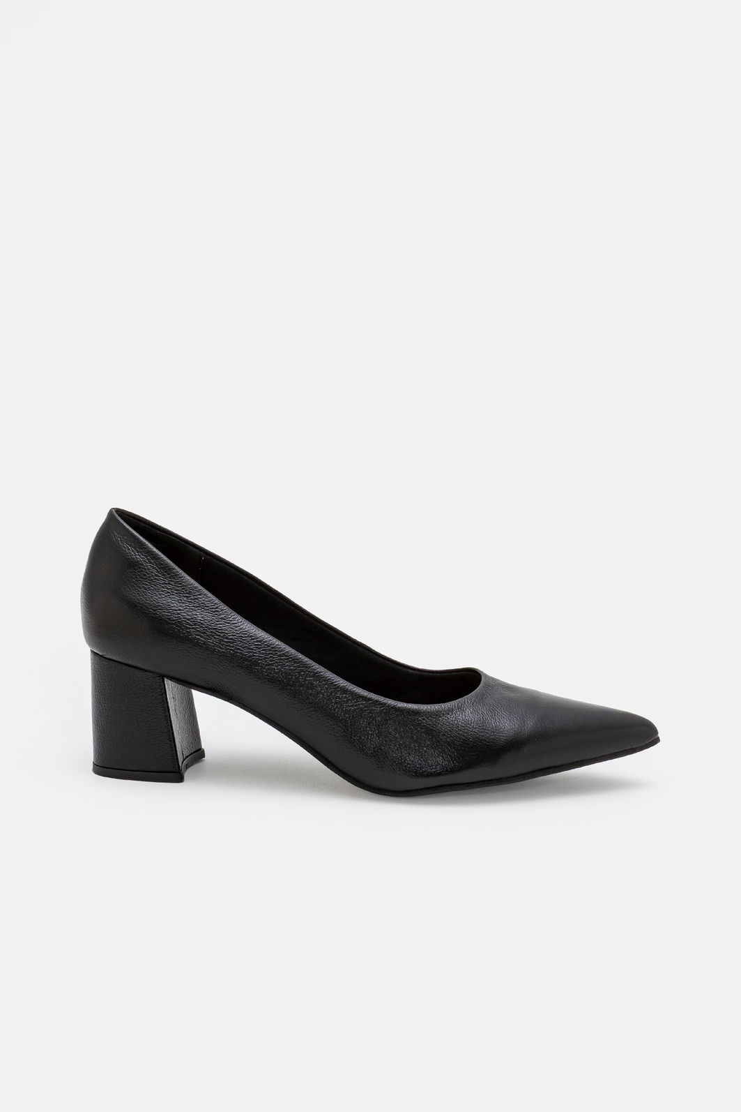 Scarpin Clássico em Couro com Salto Bloco Preto Scarpin Clássico em Couro com Salto Bloco Preto