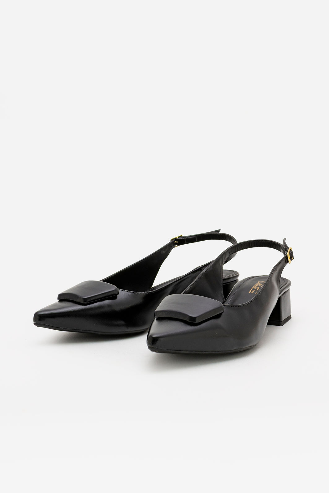 Chanel com Enfeite e Salto Baixo Preto Chanel com Enfeite e Salto Baixo Preto