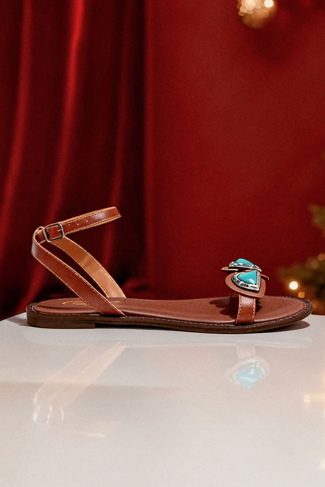 Rasteira em Couro com Enfeites Orgânicos Tostado