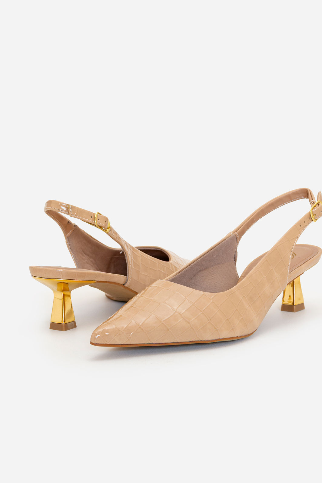 Slingback em Croco com Salto Cromado Amêndoa Slingback em Croco com Salto Cromado Amêndoa