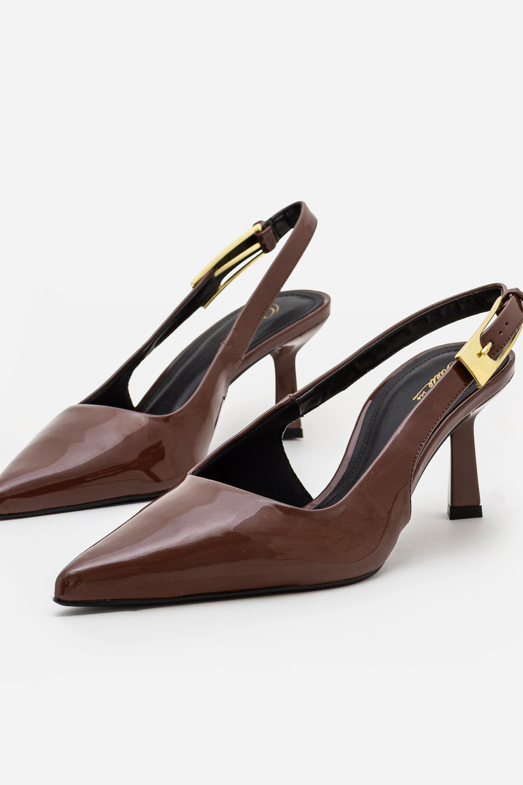Slingback em Verniz com Fivela e Salto Geométrico Café Slingback em Verniz com Fivela e Salto Geométrico Café