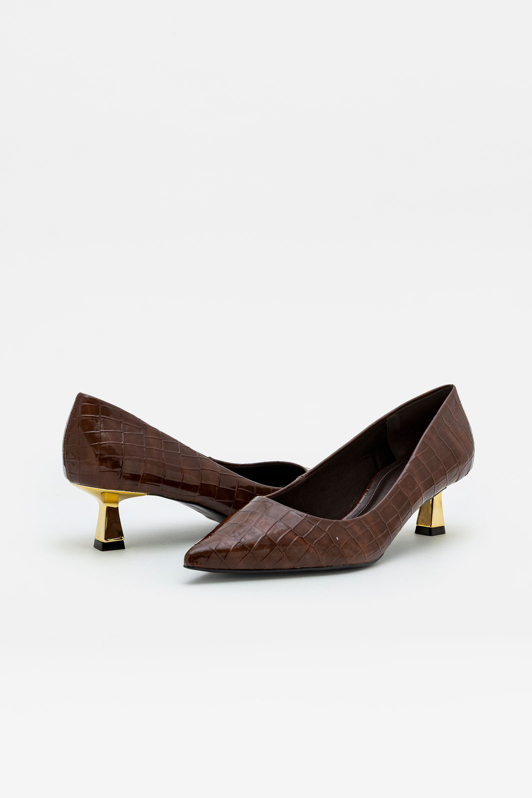 Scarpin em Croco Verniz com Salto Cromado Marrom Scarpin em Croco Verniz com Salto Cromado Marrom