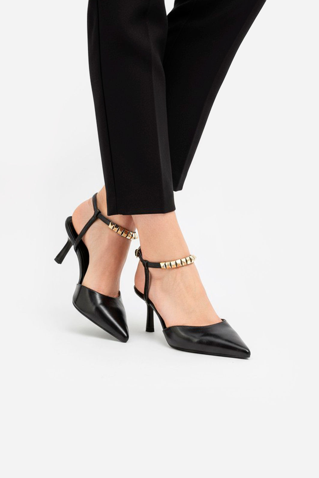 Slingback com Spikes Removíveis e Salto Geométrico Preto Slingback com Spikes Removíveis e Salto Geométrico Preto