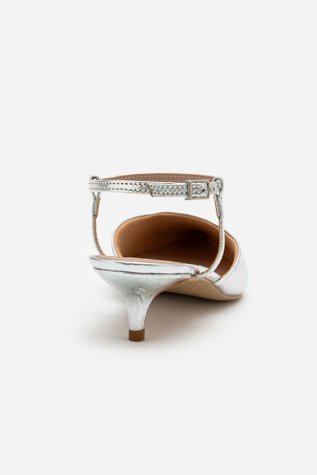 Slingback Elegante em Couro com Salto Fino Prata Slingback Elegante em Couro com Salto Fino Prata