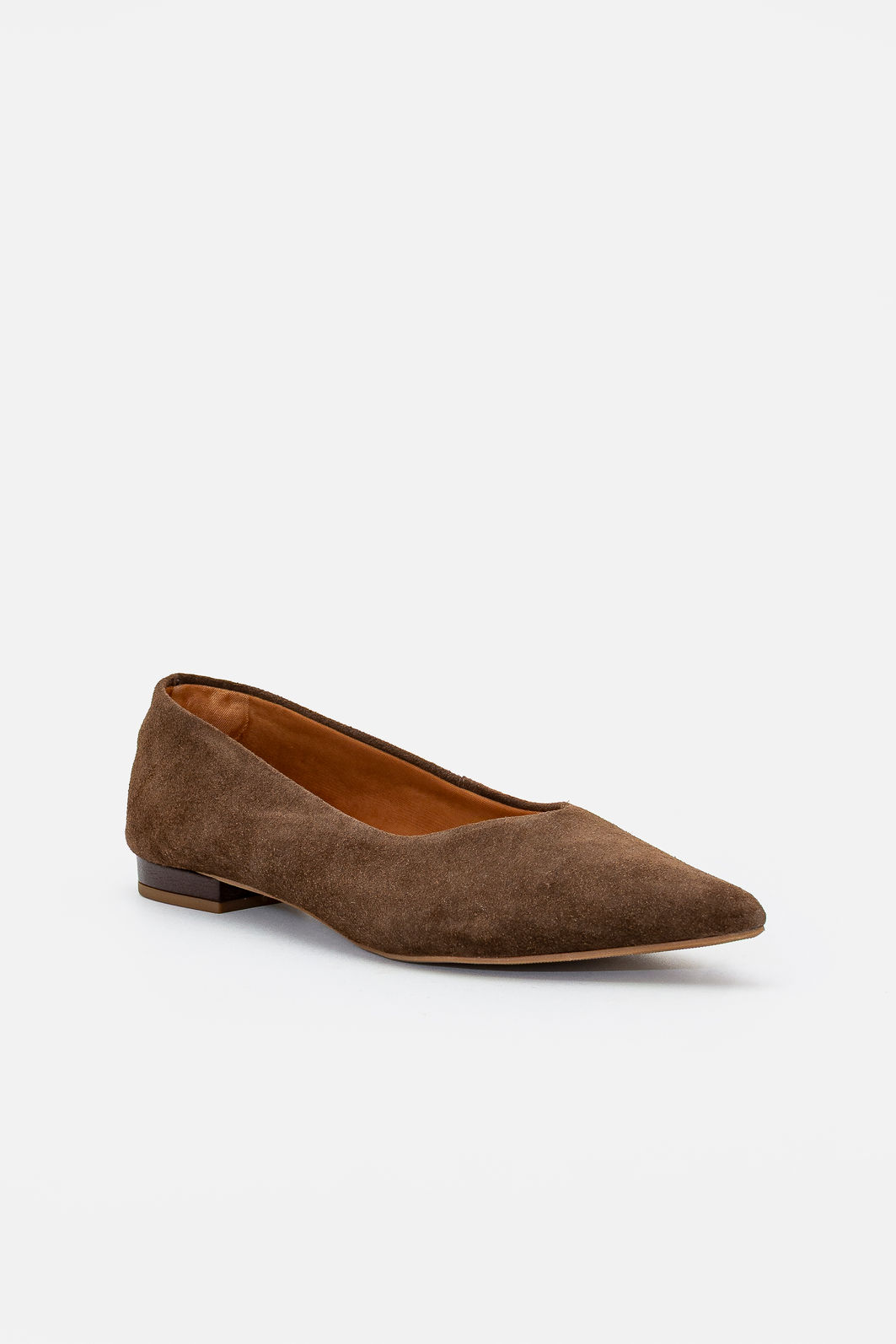 Sapatilha em Couro Camurça com Bico Fino Café Sapatilha em Couro Camurça com Bico Fino Café