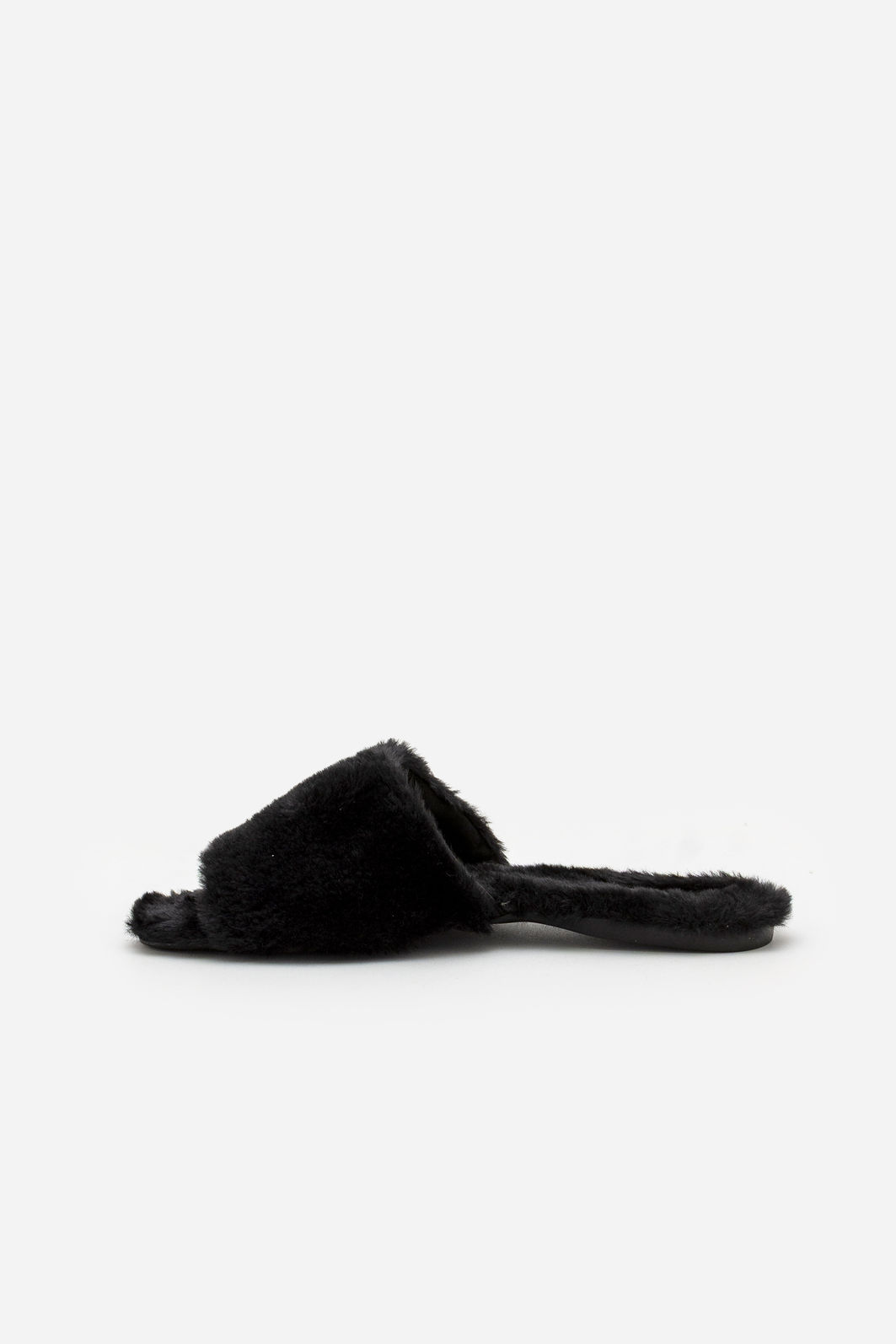 Pantufa com Tira Larga Preta Pantufa com Tira Larga Preta