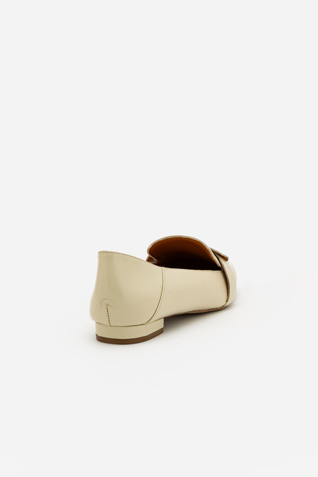Mocassim Elegante em Couro Off White Mocassim Elegante em Couro Off White