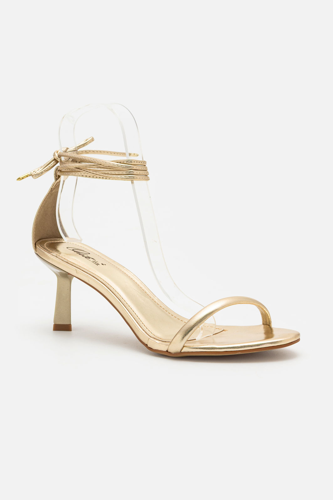Sandália Delicada com Tira Fina com Salto Geométrico Ouro Sandália Delicada com Tira Fina com Salto Geométrico Ouro