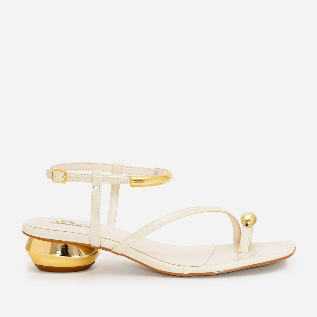 Sandália Croco com Enfeites Metálicos e Salto Cromado Off White Sandália Croco com Enfeites Metálicos e Salto Cromado Off White