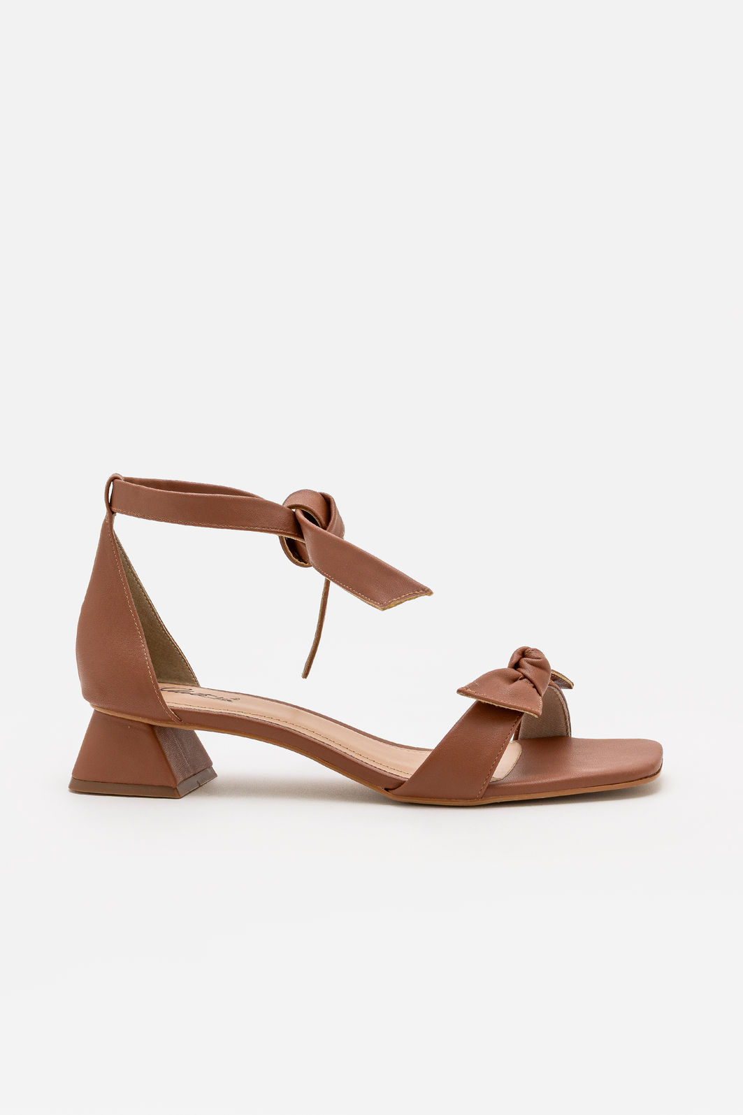 Sandália com Laço e Salto Baixo Caramelo Sandália com Laço e Salto Baixo Caramelo