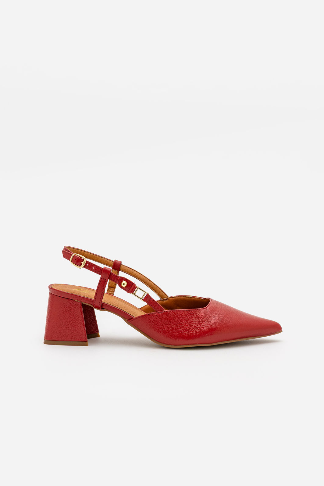 Chanel em Couro com Salto Bloco Vermelho Chanel em Couro com Salto Bloco Vermelho