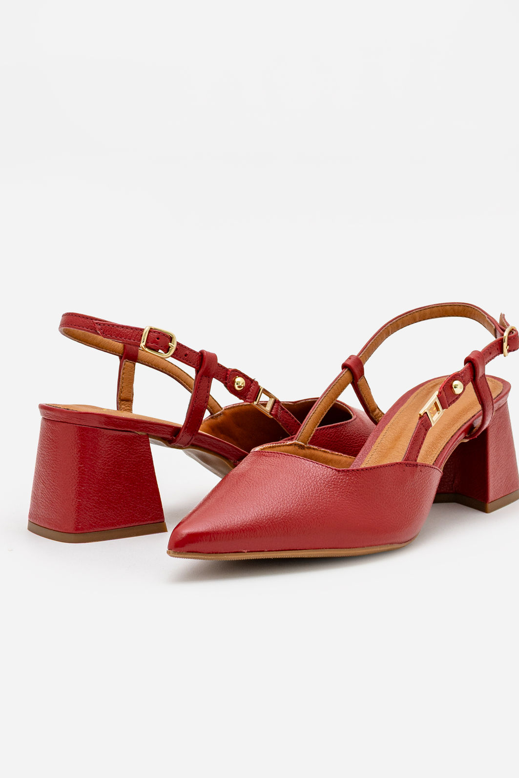 Chanel em Couro com Salto Bloco Vermelho Chanel em Couro com Salto Bloco Vermelho