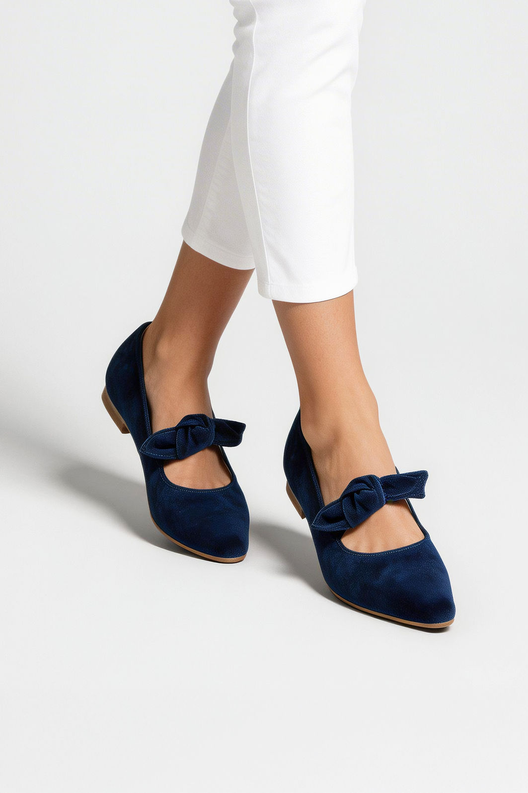 Sapatilha em Camurça com Laço Delicada Marinho Sapatilha em Camurça com Laço Delicada Marinho