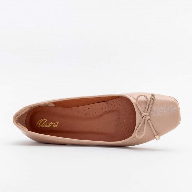 Scarpin em Couro com Salto Baixo Amêndoa Scarpin em Couro com Salto Baixo Amêndoa