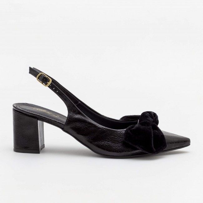 Chanel Elegante com Laço Preto Chanel Elegante com Laço Preto