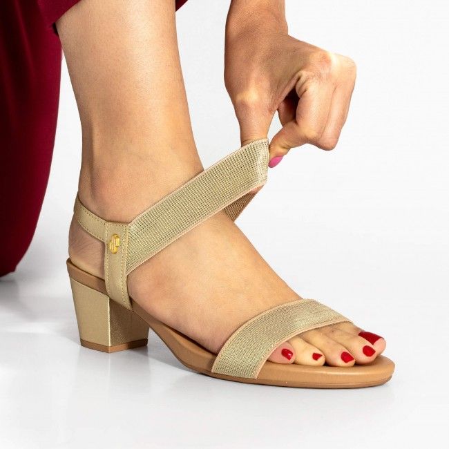 Sandália Usaflex Confortável com Salto Bloco Ouro