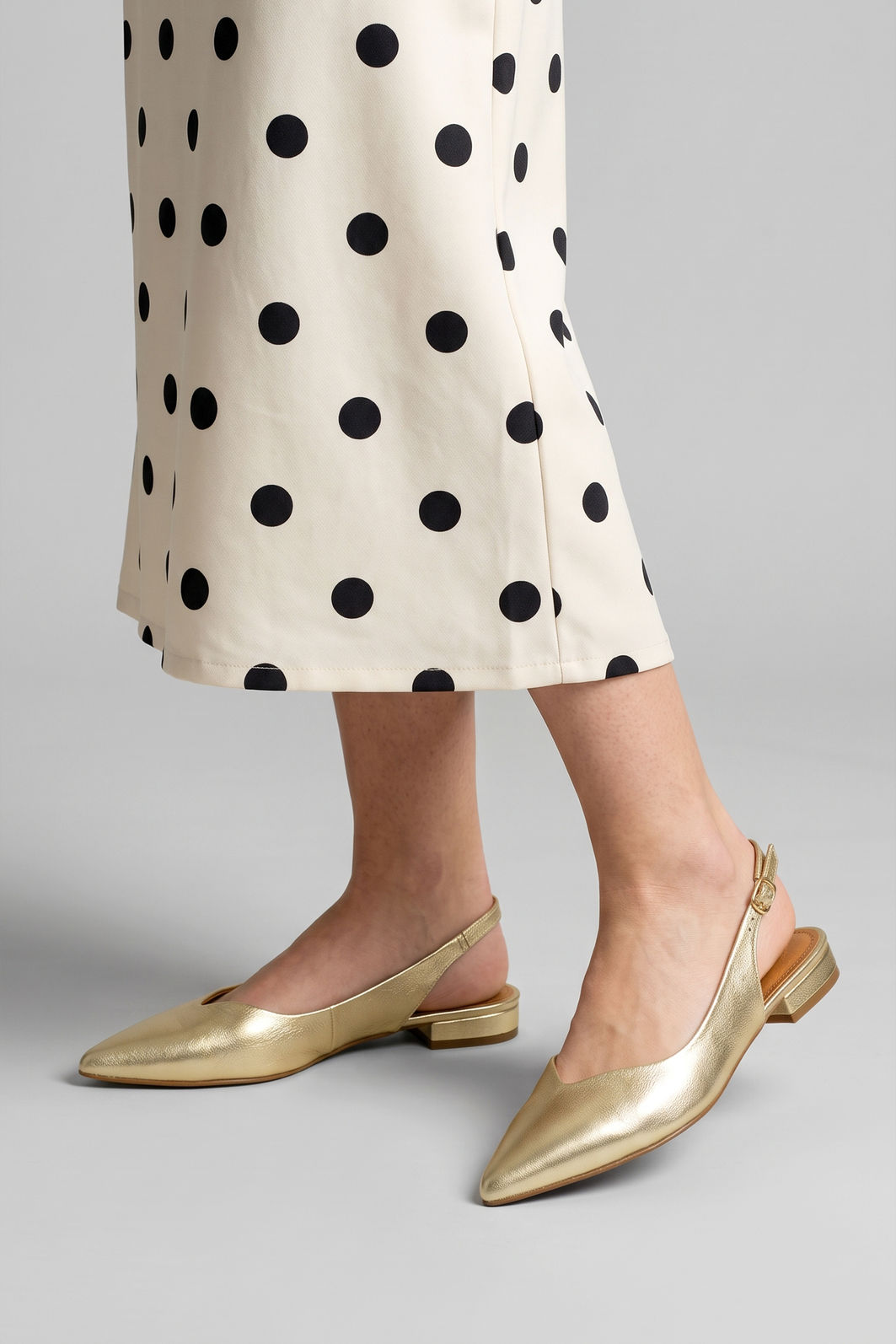 Slingback em Couro Champagne Slingback em Couro Champagne
