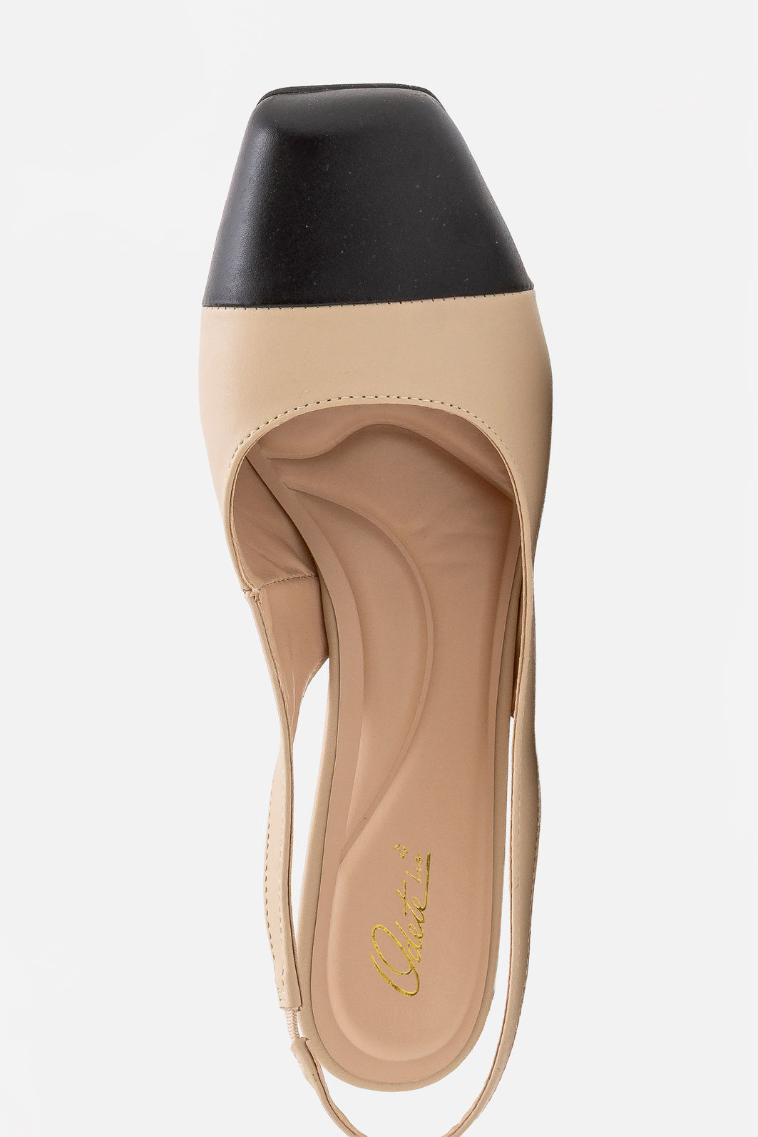 Chanel Bicolor com Bico Quadrado e Salto Taça Amêndoa