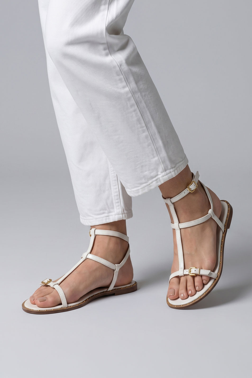 Rasteira com Tiras e Fivelas Off White Rasteira com Tiras e Fivelas Off White