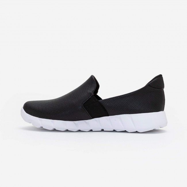 Tênis Slip On Comfort em Material Texturizado Preto